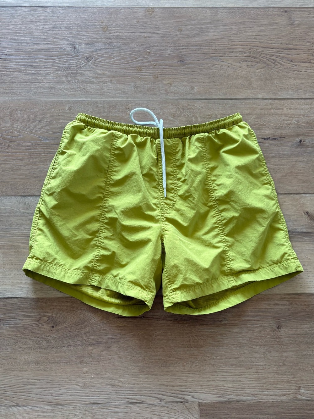 UO mens volley short, XL . NWOT